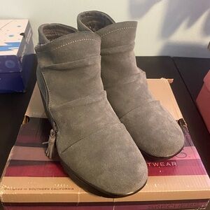 Skechers Women's Suede Gray Ankle Booties